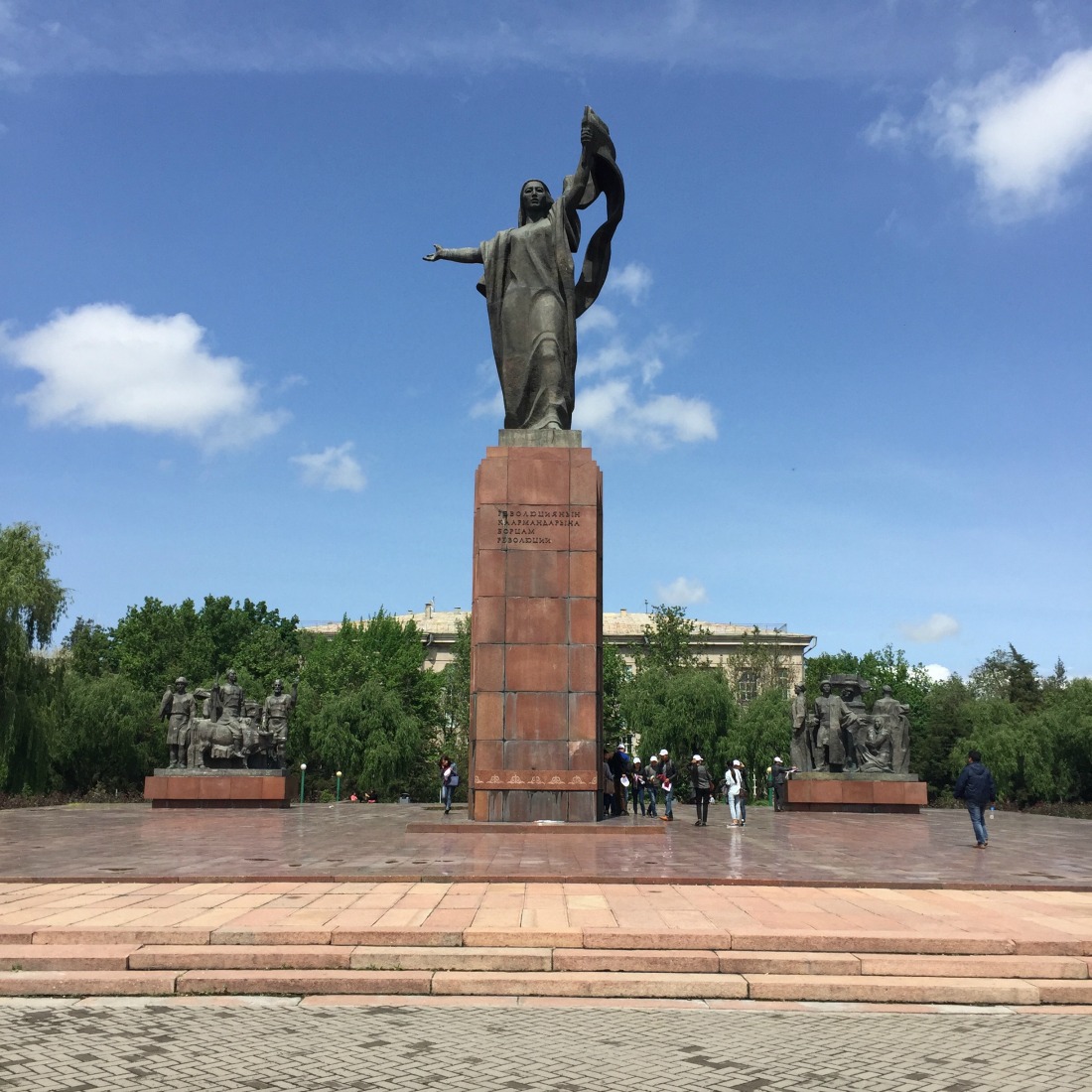 standbeeld in Bishkek