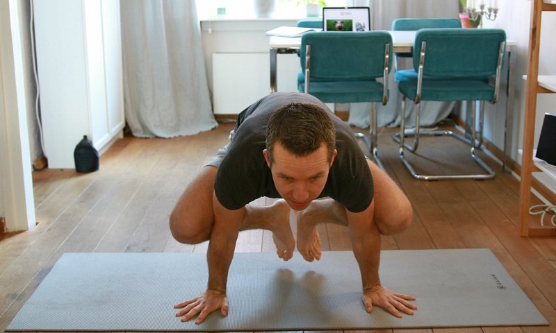 Ik deed een maand lang yoga iedere dag – dit merkte ik er van