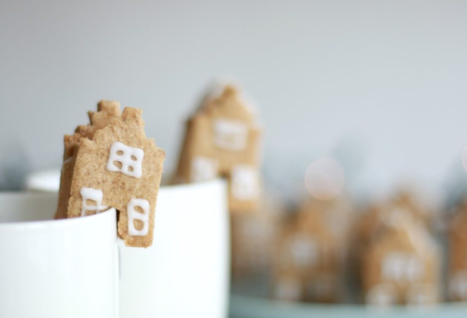 Eetbare Delftse huisjes maken van koekjes