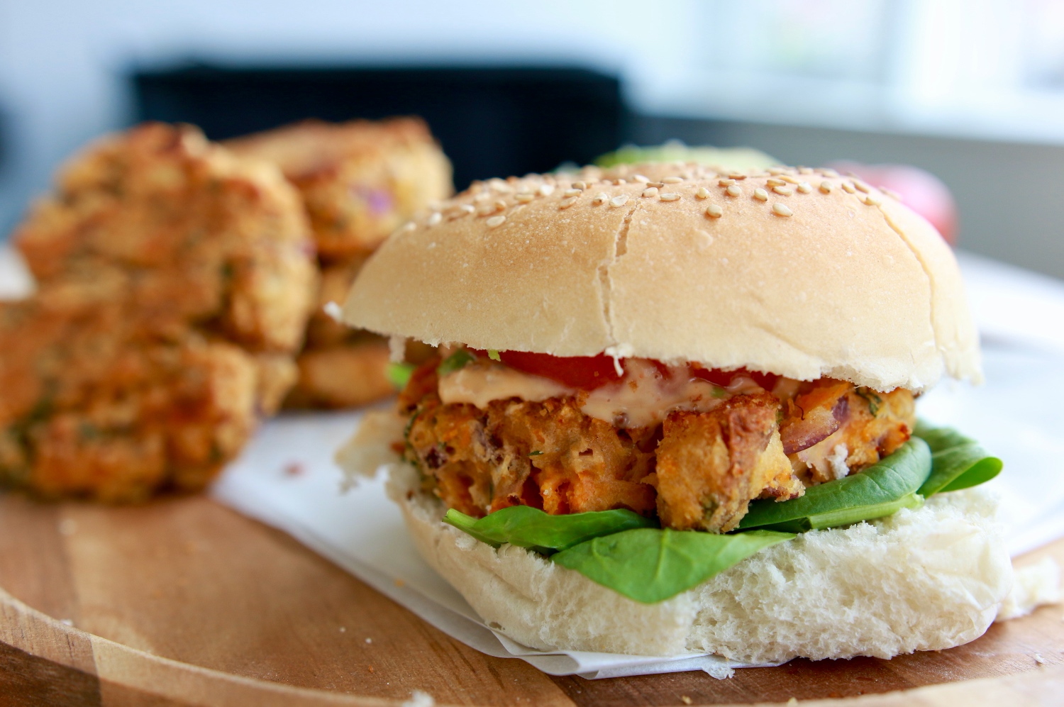 Vegan burger van zoete aardappel en bonen Vegan burger van zoete aardappel en bonen