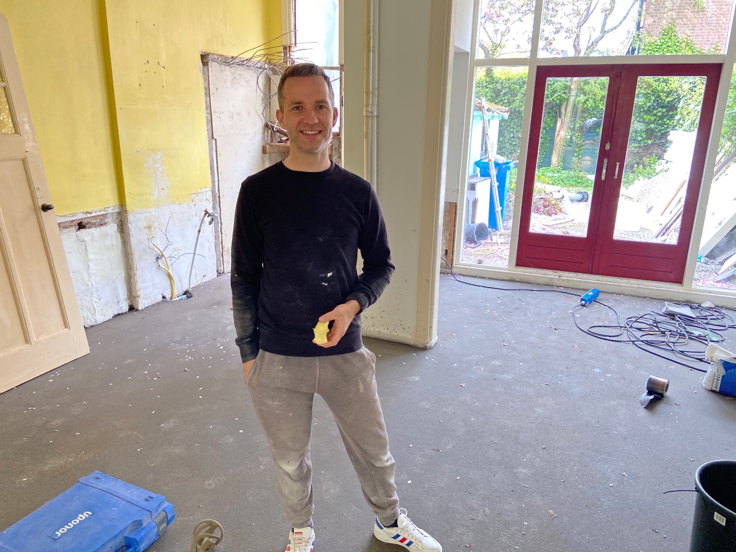 Klusupdate #2 - oneindig veel schroeven, puin ruimen, een gestorte vloer én de badkamer is af (+foto's) Klusupdate #2 - oneindig veel schroeven, puin ruimen, een gestorte vloer én de badkamer is af (+foto's)
